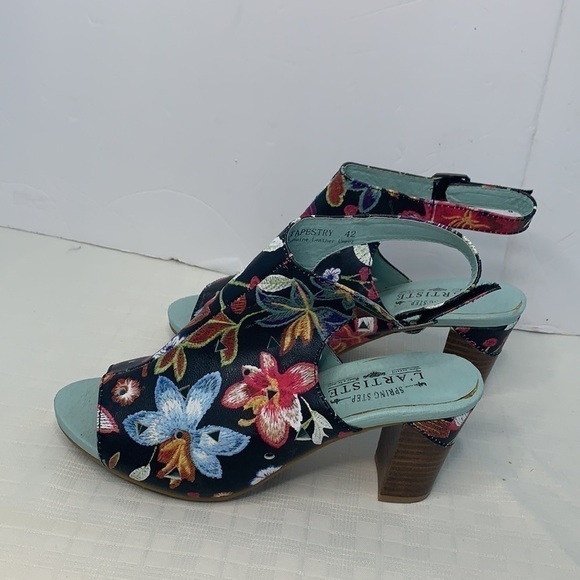 L'Artiste Tapestry Leather Ankle Strap Sandal - Picture 4 of 8